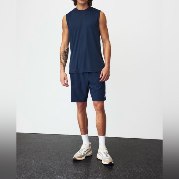 H&M Regular-Fit Sport Tank Top 2 Pack. - Picture 9 of 10